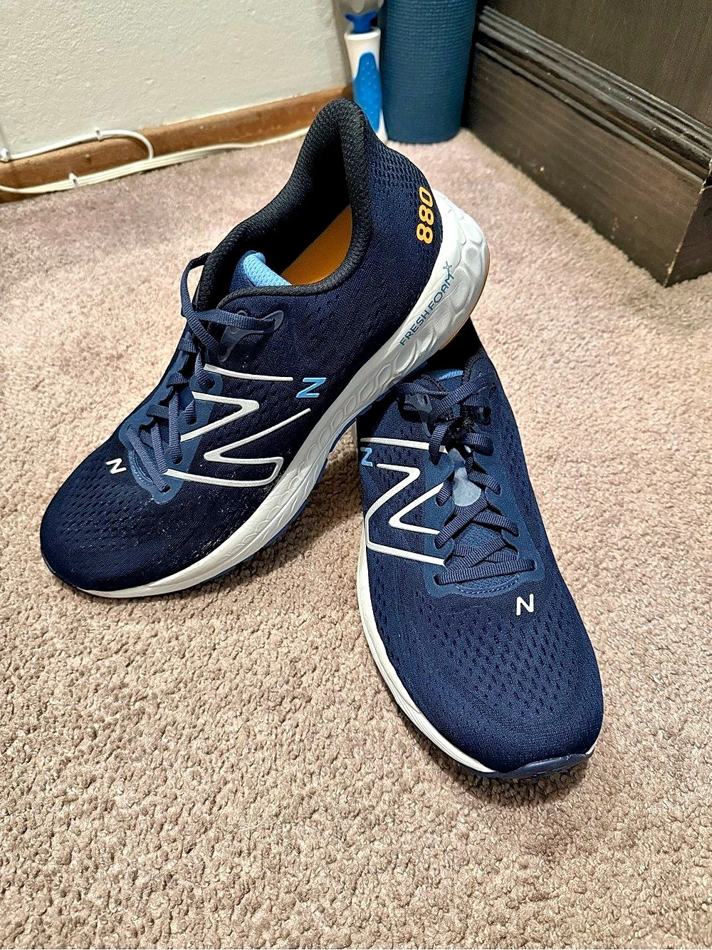 New Balance: 880 Men’s 12 D / Women’s 13.5